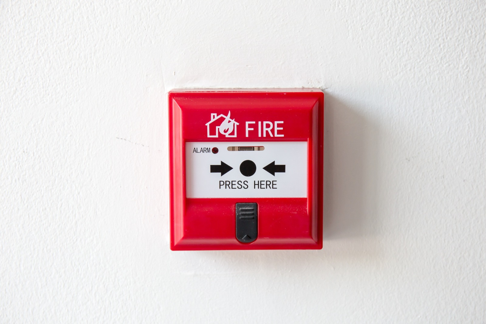 Smarter Fire Protection for Modern Buildings: Fire Alarm Installation Dubai and Civil Defence Approved Fire Safety UAE